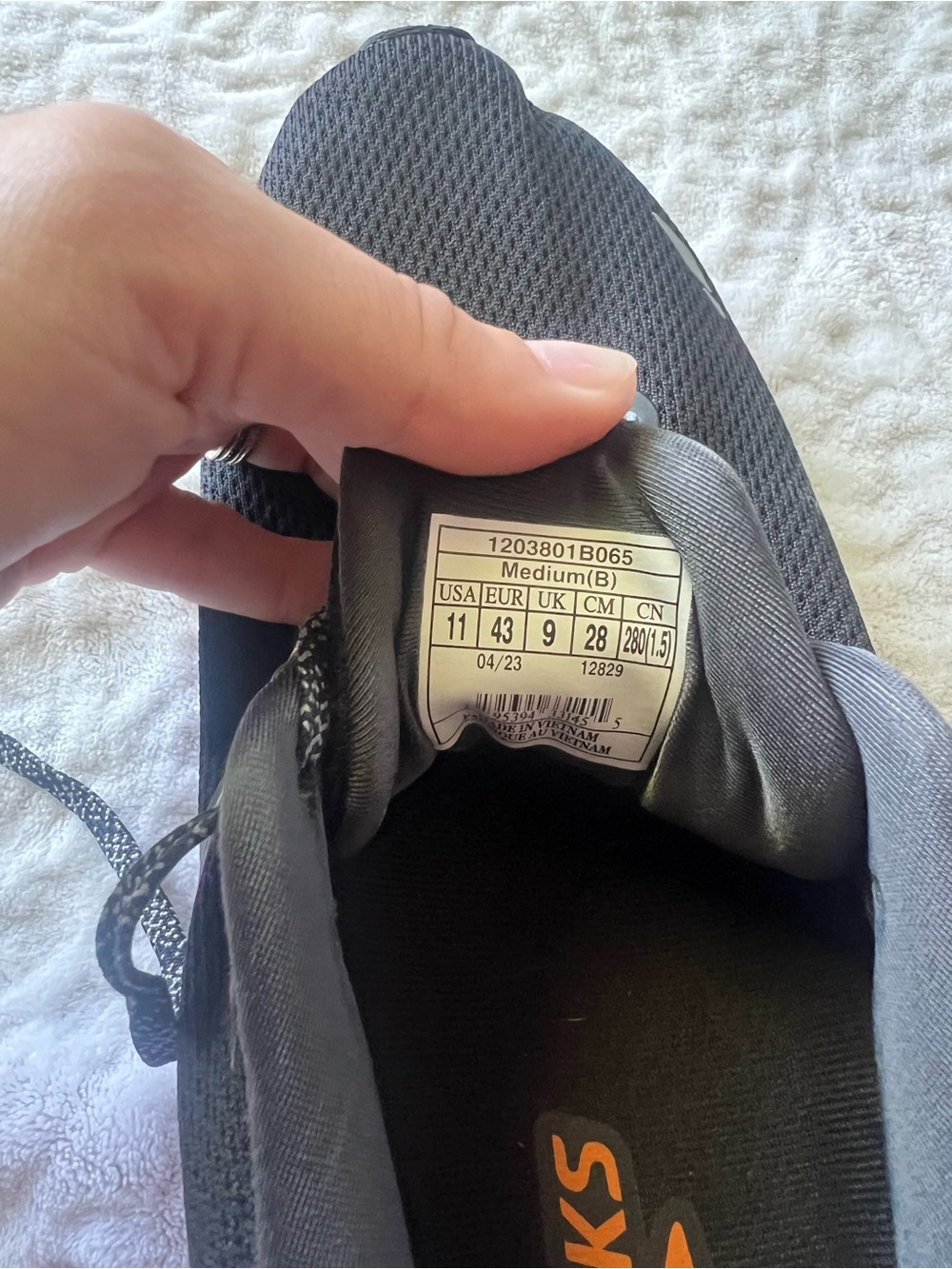 SOLD Brooks Ghost 15 Women’s Black Phlox Oriole Running Shoes | Size 11 - Picture 6 of 8